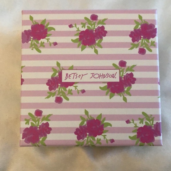 Betsey Johnson Gold Tone Rainbow Enamel Parrot & Flower Drop Earrings NIB - Picture 14 of 16